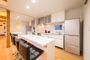 Comfort Chalet, 5 Bedrooms | Private kitchen - Salji (Hakuba)