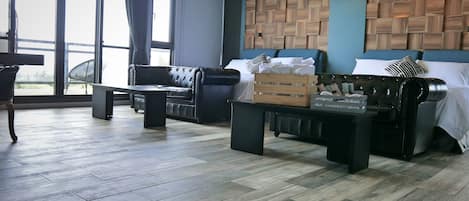 Desk, blackout curtains, soundproofing, free WiFi