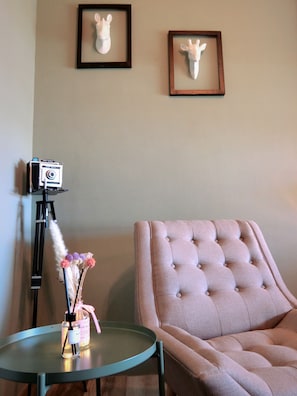 Desk, blackout drapes, soundproofing, free WiFi - muri day (Magong)