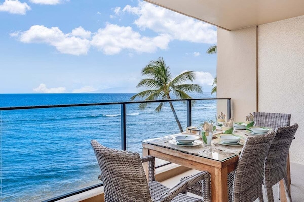 屋外ダイニングエリア