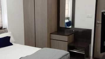 Quarto casal luxo, 1 cama de casal | Camas extras/dobráveis (sobretaxa), Wi-Fi de cortesia