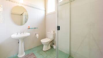 Shower, rainfall showerhead, hair dryer, towels