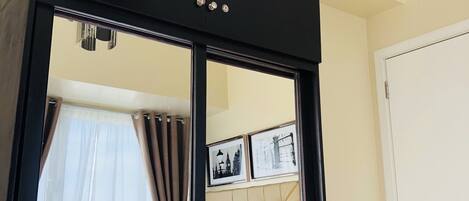 1 chambre, fer et planche à repasser, Wi-Fi gratuit, draps fournis