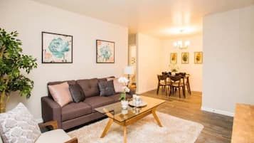 Télévision, table de tennis de table