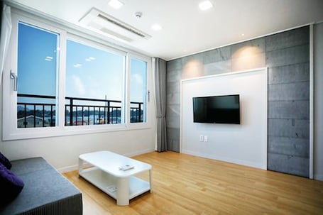 Room (15 PY, Hyeonmuam) | Living room. Better Stay Pension