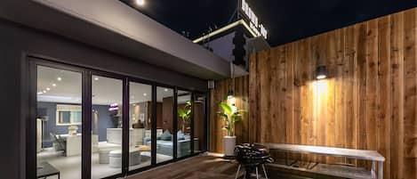 Luxury Penthouse (Breakfast Provided Except for Monday) | Terrasse/patio