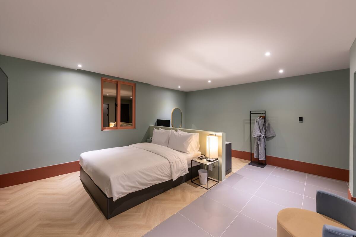 Superior Suite (Breakfast Provided Except for Monday) | Soundproofing, free WiFi, bed sheets