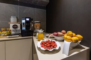 Tägliches inbegriffenes kontinentales Frühstück