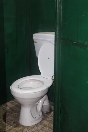 디럭스 텐트 | 욕실 | 샤워 시설