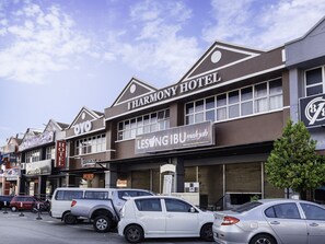 Exterior - OYO 960 I Harmony Hotel (Johor Bahru)