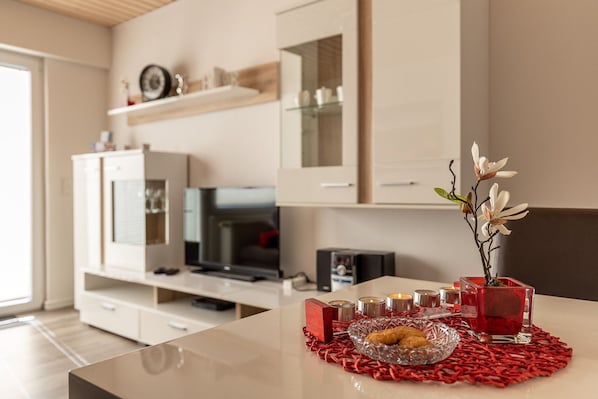 Unclassified image, 1 of 22, button