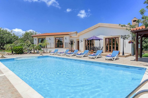 Villa (3 Bedrooms) | Front of property