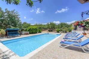 Villa (3 Bedrooms) | Exterior