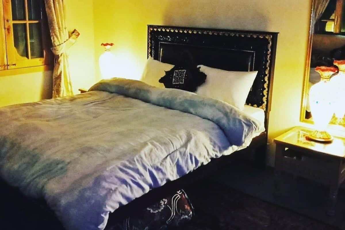 Dobbeltrom for 1 person – comfort, 1 dobbeltseng med sovesofa, fjellutsikt | Oppholdsrom