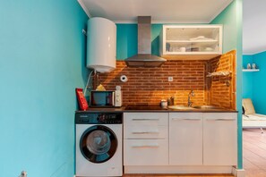 冰箱、微波炉、炉灶、茶具/咖啡用具