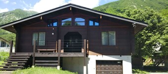 Woodpecker Chalet