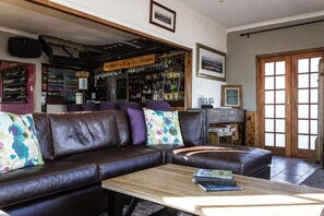 Lobby - Sani Mountain Lodge (Sani Pass)