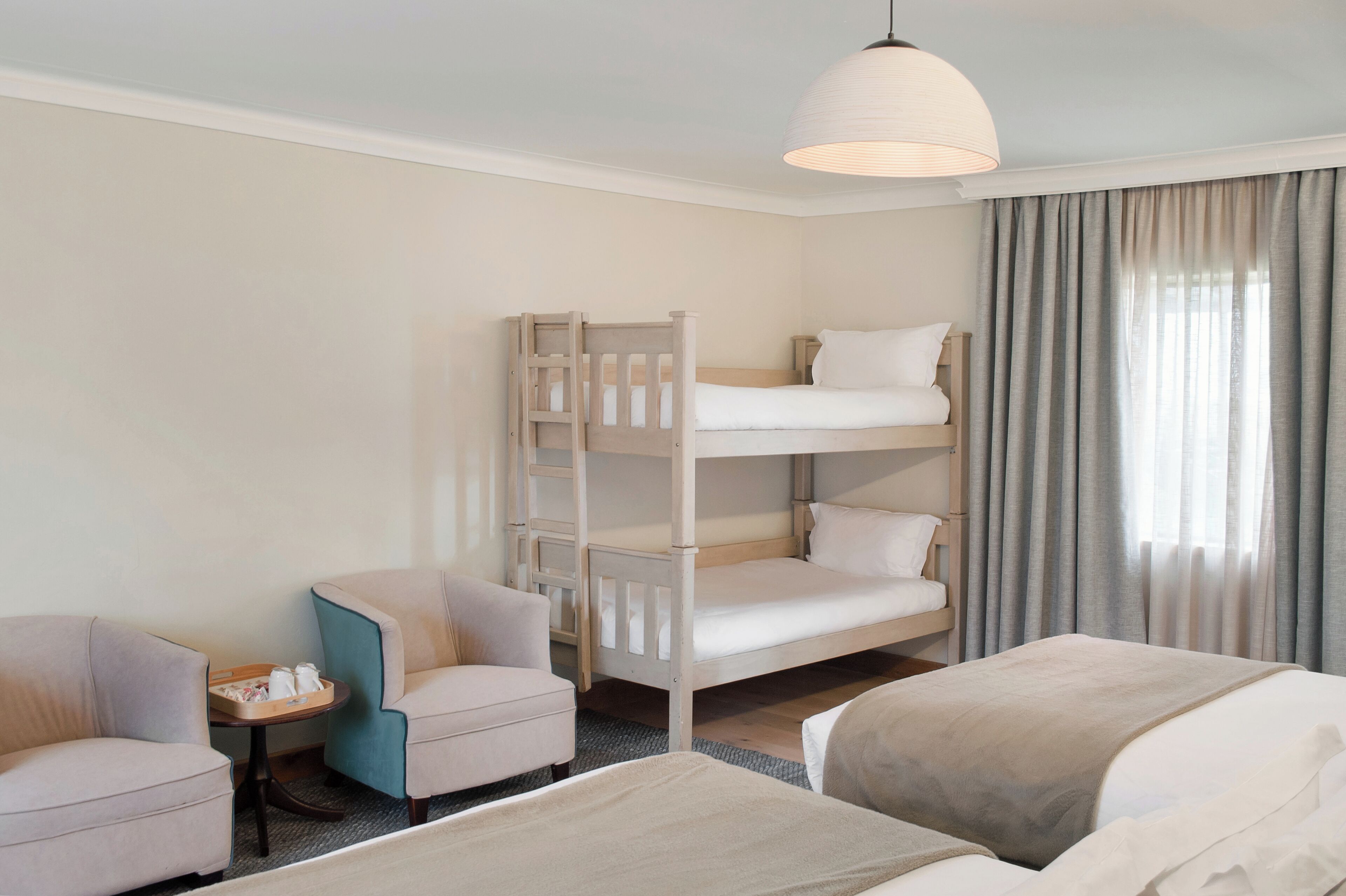 Chambre Familiale (2 x Double Beds & Bunk) | Literie de qualité supérieure, matelas mémoire de forme, bureau
