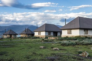 Front of property - Sani Mountain Lodge (Sani Pass)