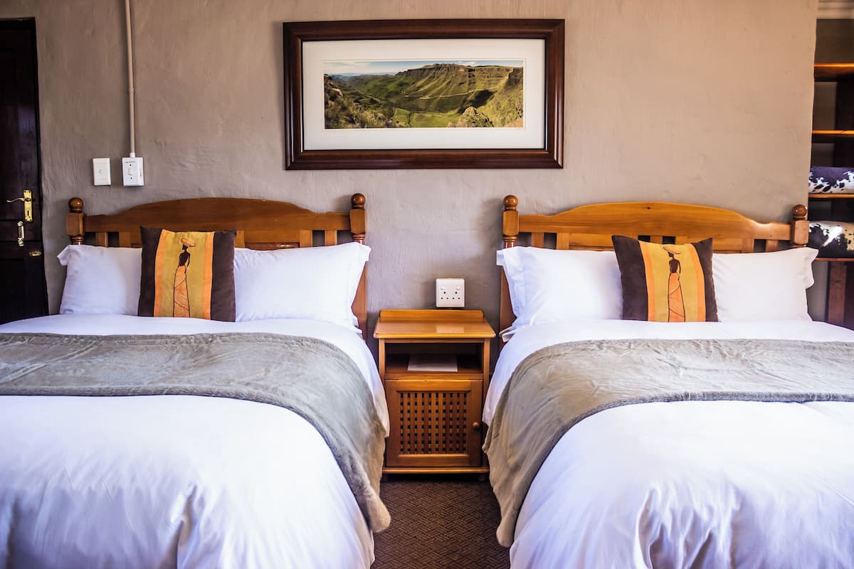 Family Room (2 x Double Beds & Bunk)