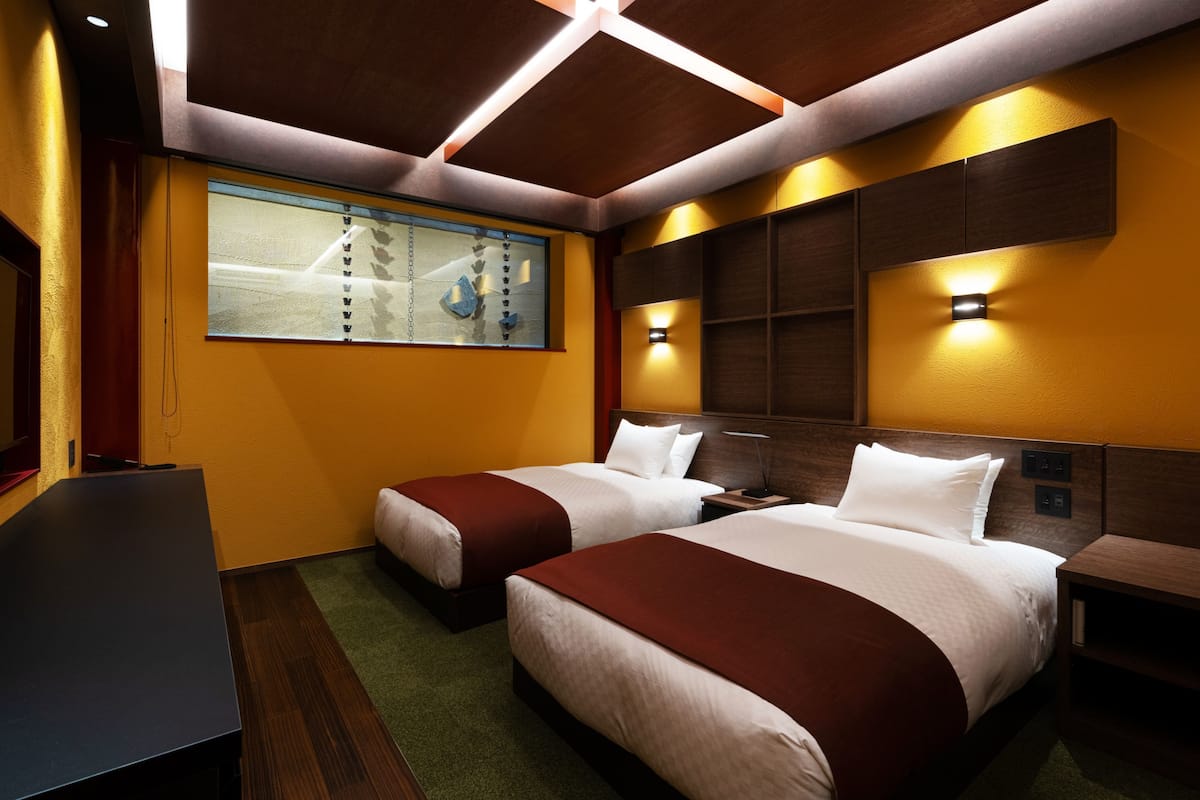 Standard Twin Room, 2 Single Beds, Kitchenette | 1 bedroom, down duvets, in-room safe, individually decorated