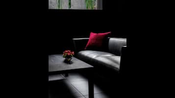 Coin salon dans le hall
