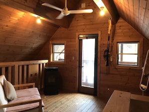 獨棟房屋, 3 間臥室 (Log) | 起居區 | 平面電視