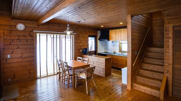 3 Bedrooms, Log House | In-room dining