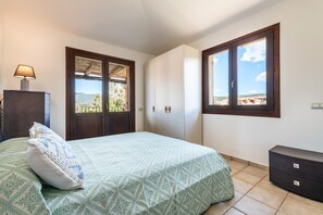 2 bedrooms, iron/ironing board, free WiFi, bed sheets - Villa Isabel with Wi-Fi, Air Conditioning, Terrace and Garden (villasimius)