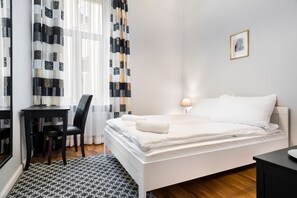 Iron/ironing board, free WiFi, bed sheets - Apartament na Studenckiej (Kraków)