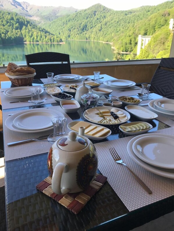 Petit déjeuner buffet compris tous les jours
