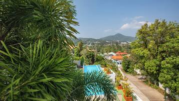 Deluxe Apartment, Kitchen, Mountain View | Vista del balcón