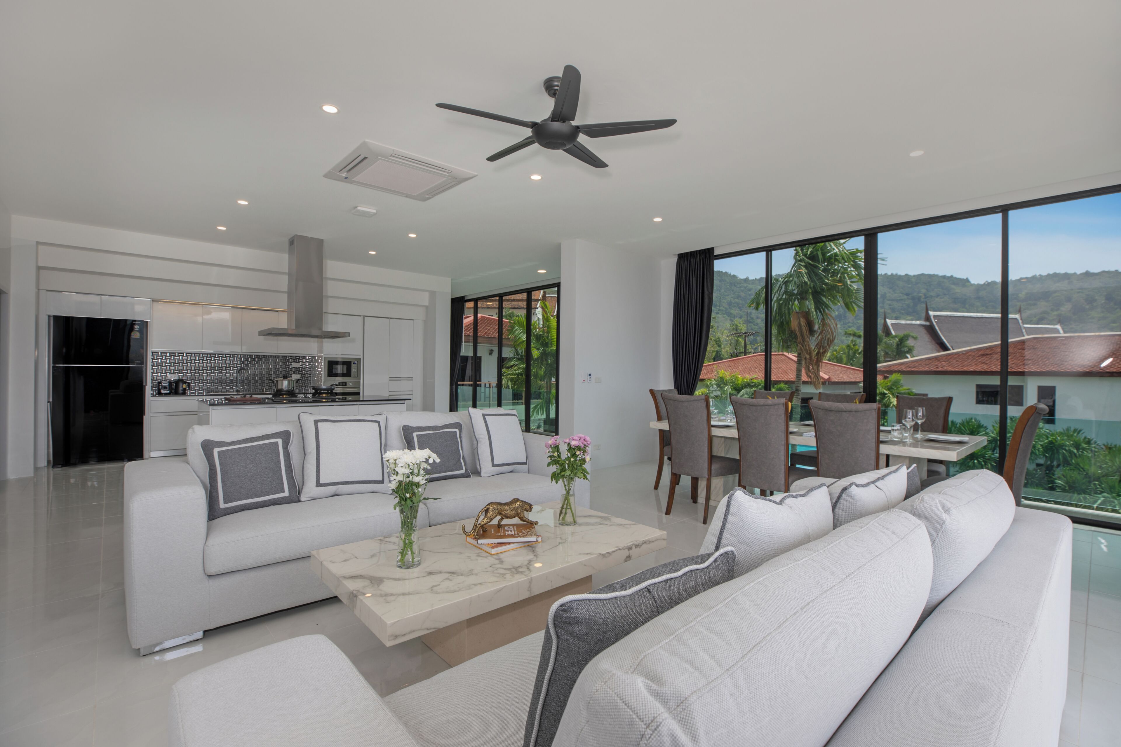 Luxury Penthouse, Sea View | Living area