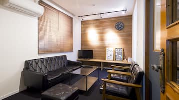 Private Vacation Home | 4 bedrooms, desk, free WiFi, bed sheets