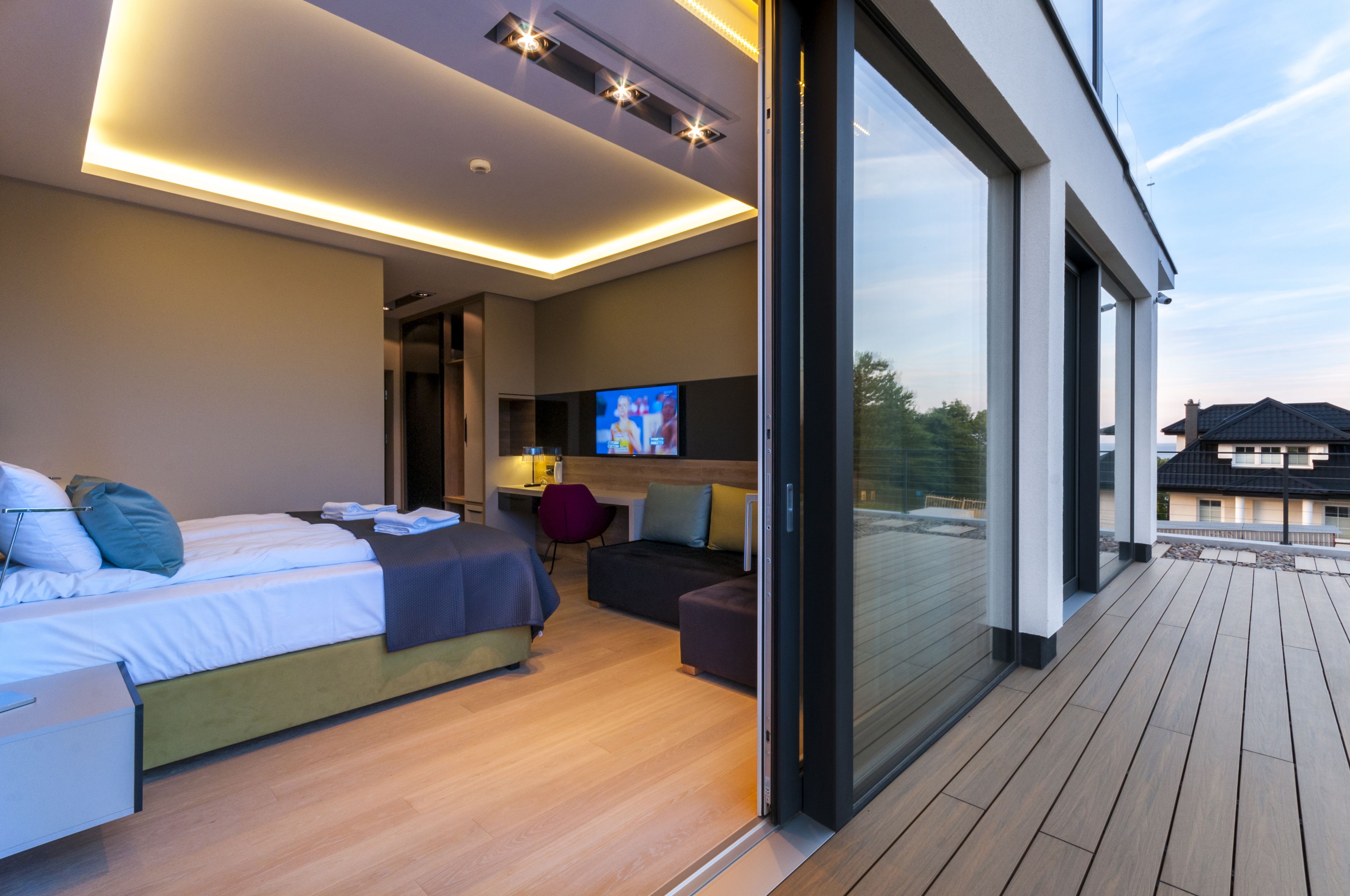 Kamar Keluarga, pemandangan kebun (garden access - 2) | Teras/patio