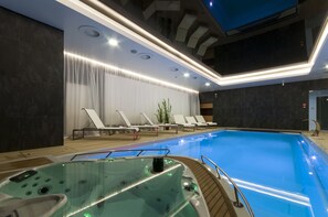 室內 SPA 浴池