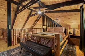 2 bedrooms, desk, free WiFi, bed sheets