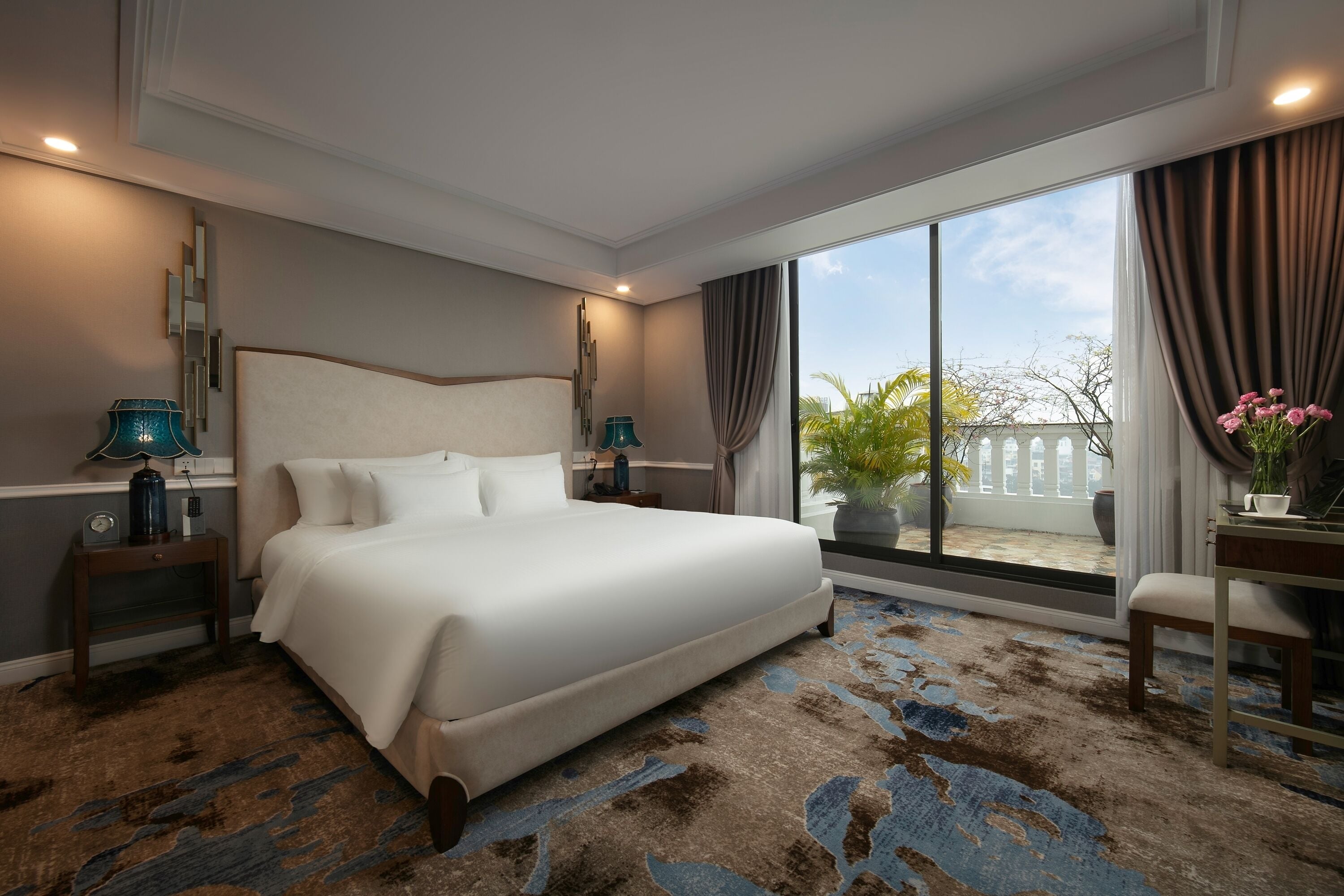 o'presidential suite lake view | 1 bedroom, egyptian cotton sheets, premium bedding, pillow-top beds