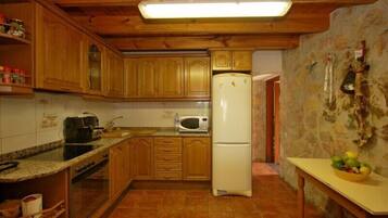 冰箱、微波炉、烤箱、炉灶