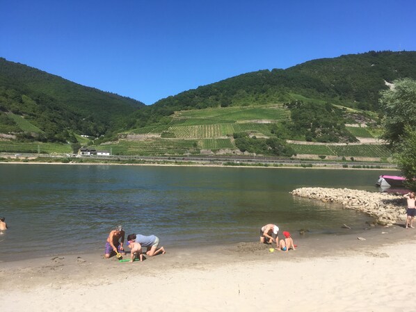 Vue sur la plage ou lâocĂ©an