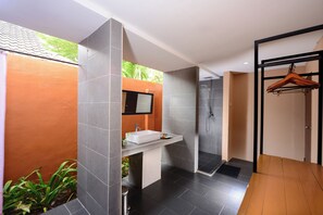 Beach Front Private Villa | Bathroom - Coconut Beach Villa Langkawi (Langkawi)
