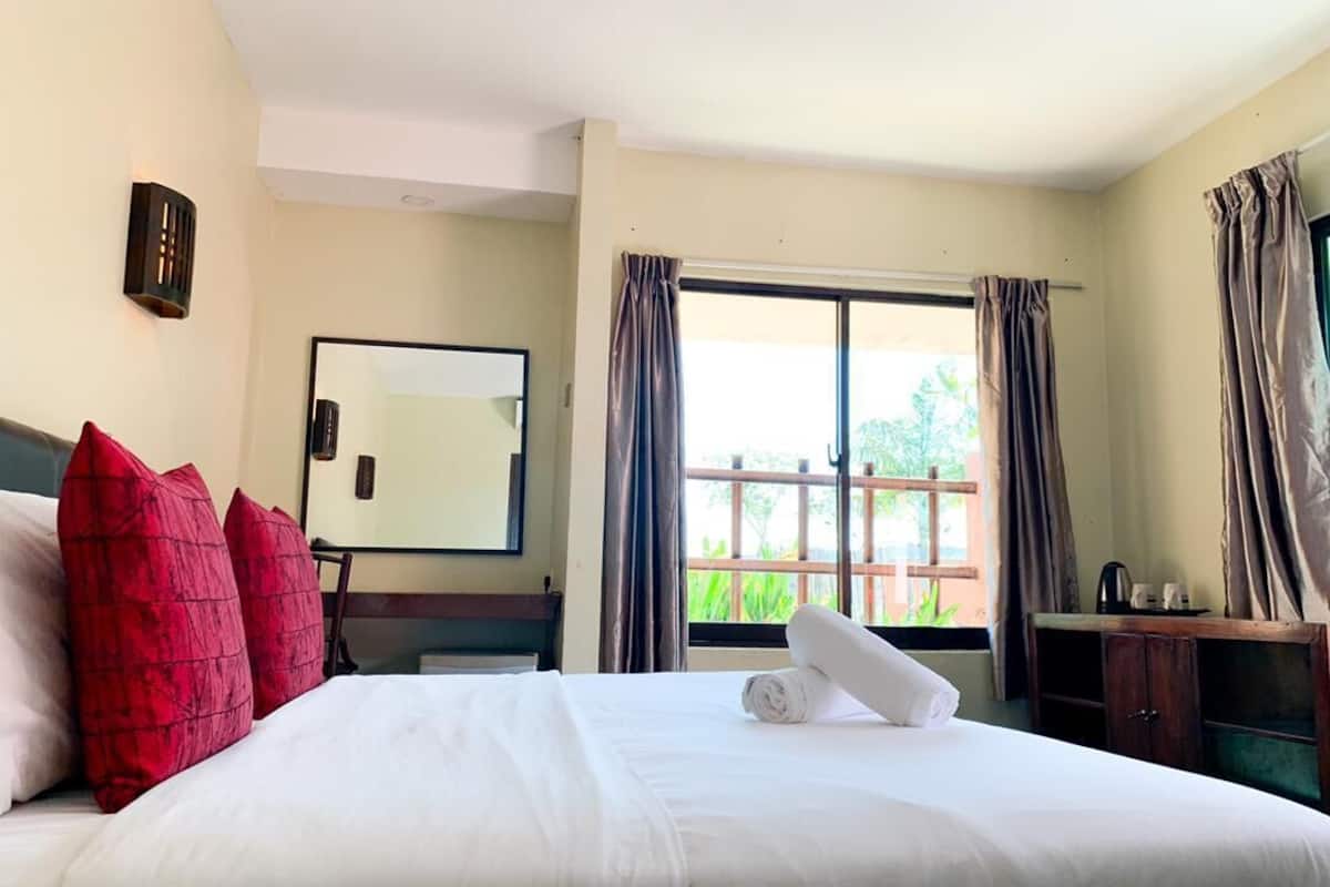 ห้องดับเบิล (Pool Private Villa) | มินิบาร์, โต๊ะทำงาน, พื้นที่ทำงานแบบใช้แล็ปท็อป, ผ้าม่านกันแสง