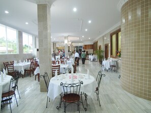 Restaurant - Jeruton Hotel (Kampong Sengkurong)