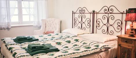 四人房, 相連客房, 山谷景 | 高級寢具、羽絨被、獨特裝修、書桌