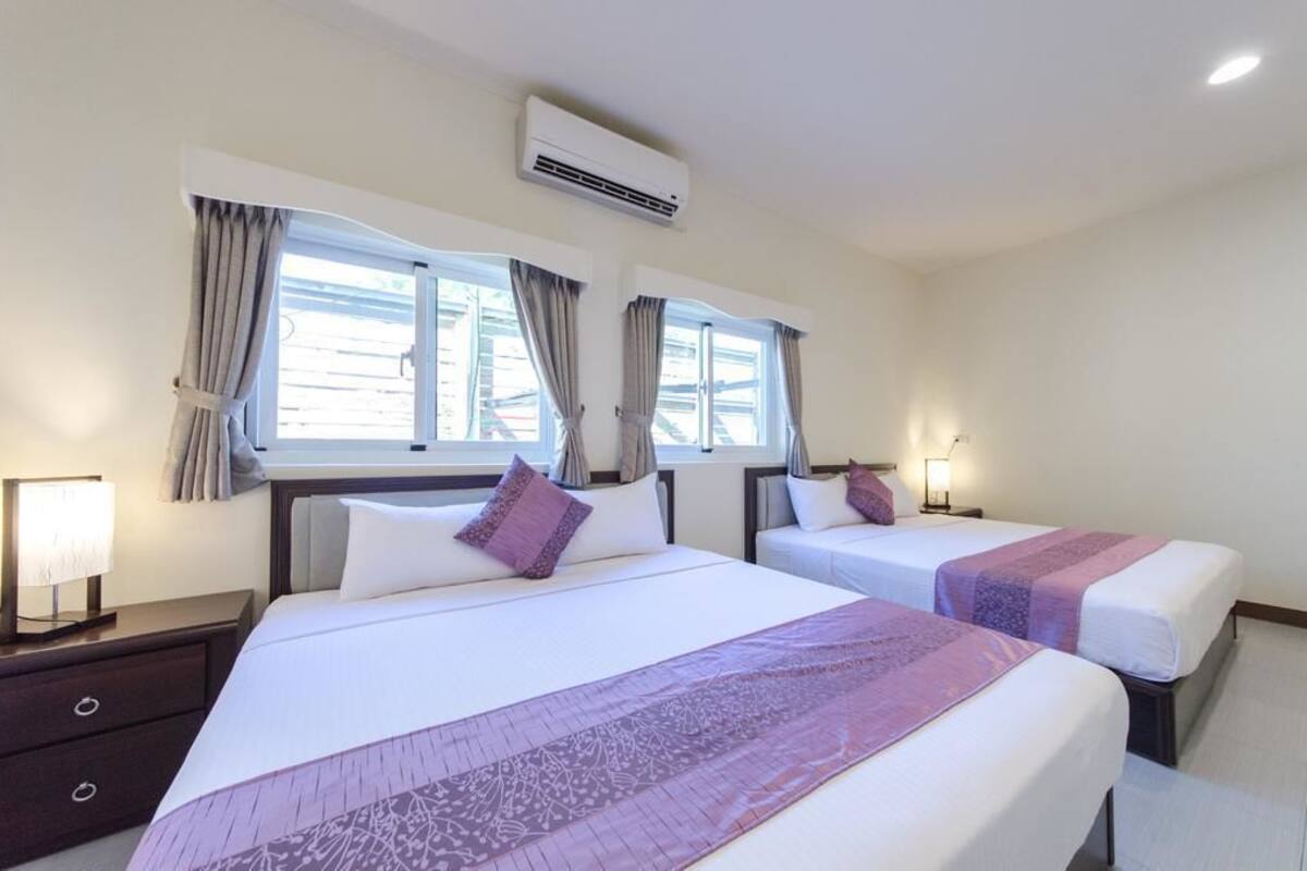 Premium bedding, Select Comfort beds, desk, laptop workspace