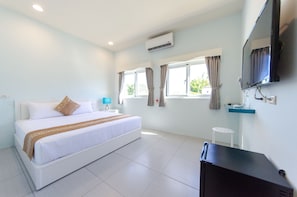 Premium bedding, Select Comfort beds, desk, laptop workspace