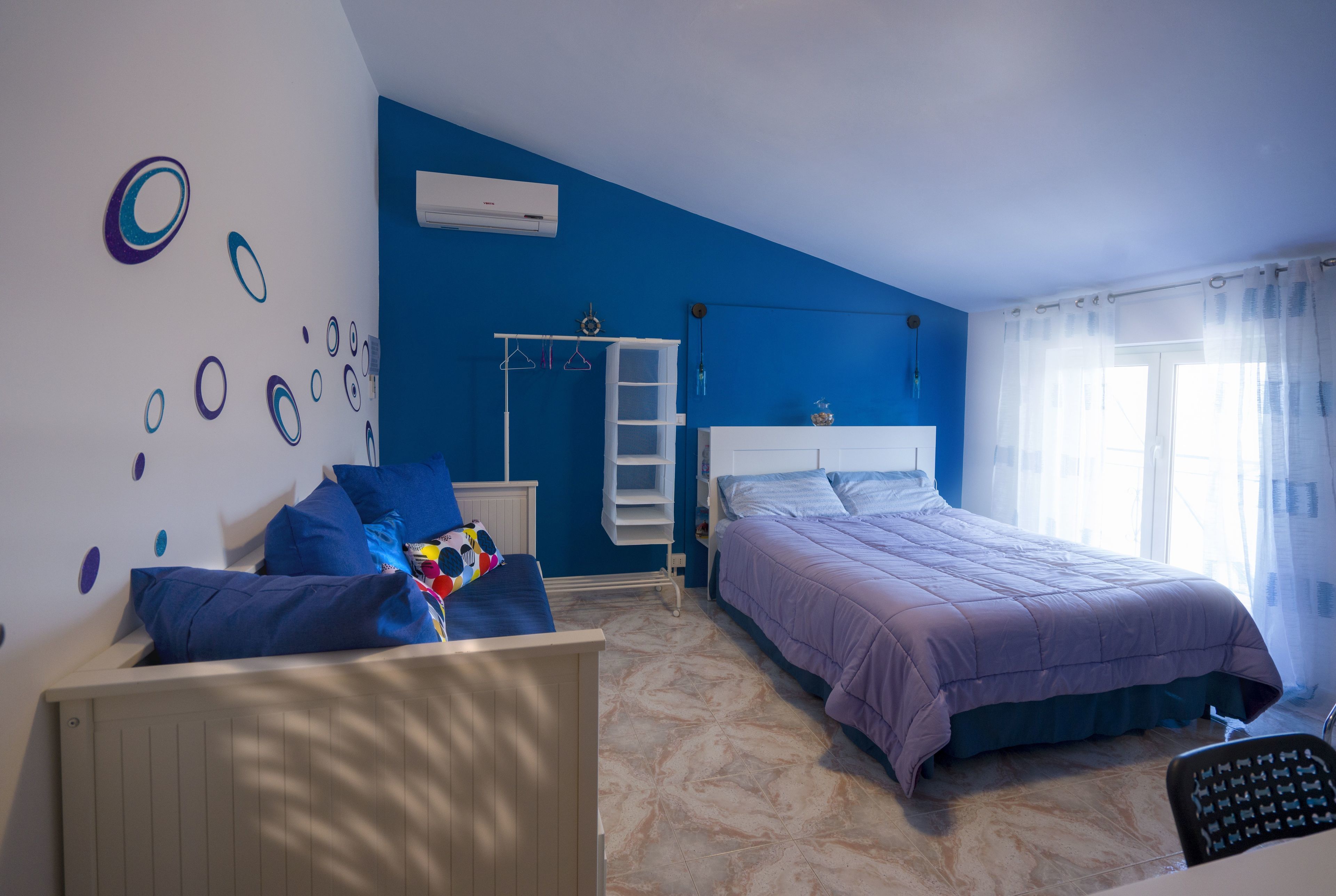 Kamar Double Comfort, 1 Tempat Tidur Queen | Seprai premium, meja kerja, Wi-Fi gratis, dan seprai linen