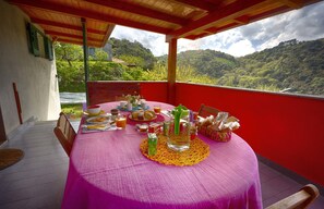 Free daily full breakfast  - B&B Gàttina (Naso)