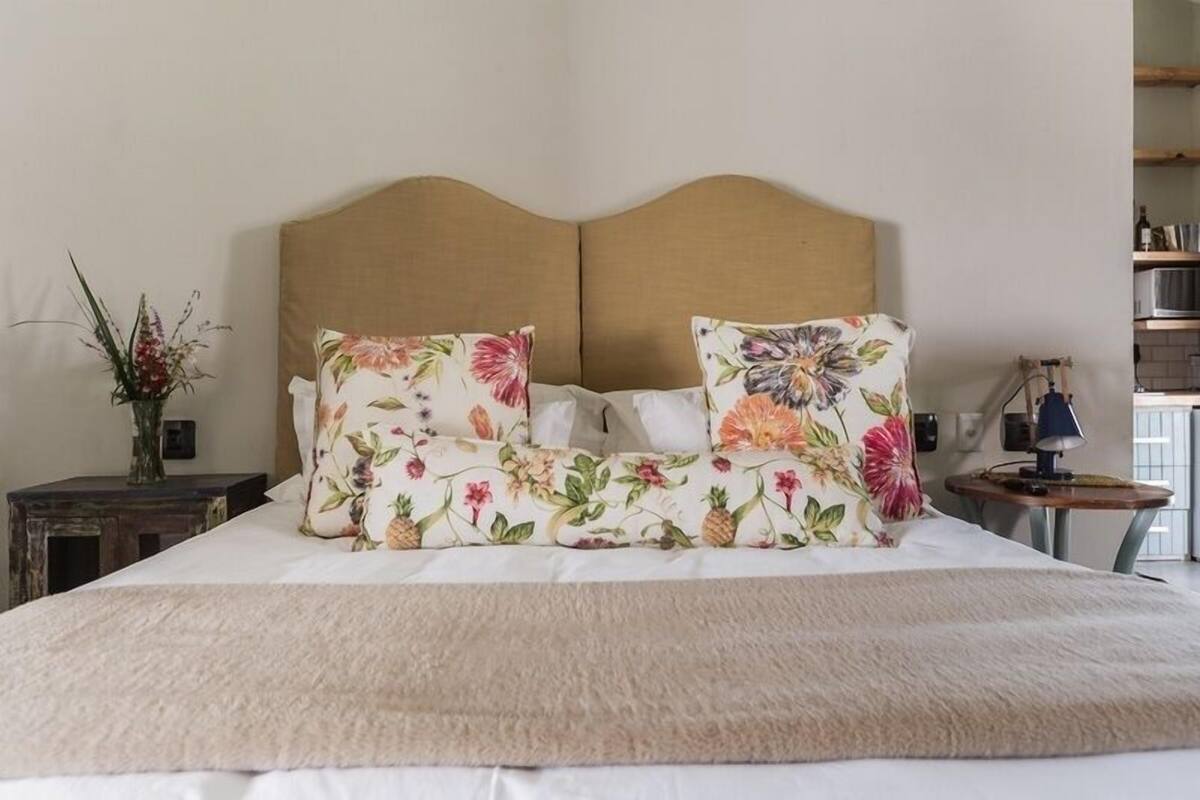 Luxury-Suite, 1 Schlafzimmer, Terrasse, Gartenblick (Parsley) | Daunenbettdecken, Verdunkelungsvorhänge, Bügeleisen/Bügelbrett