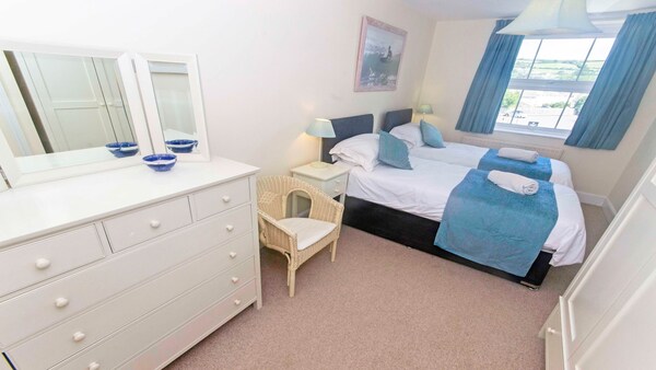 Cloudbreak Braunton 4 Bedroom, Sleeps 8, Dog Friendly - Braunton